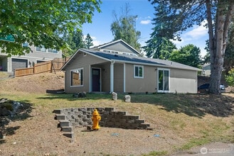 502 Tullis St NE in Olympia, WA - Building Photo - Building Photo