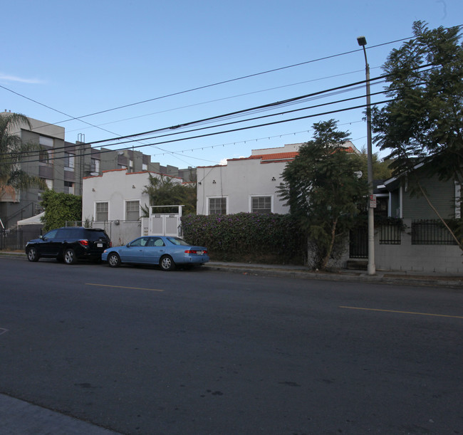 4557 Lexington Ave in Los Angeles, CA - Building Photo - Building Photo