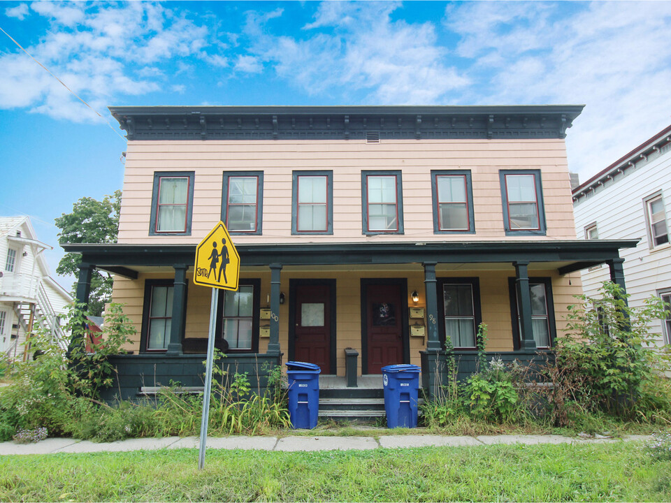 98 N Champlain St in Burlington, VT - Building Photo