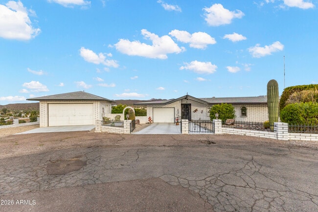 322 N Cleopatra St in Queen Valley, AZ - Building Photo - Building Photo