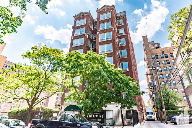 940 W Carmen Ave, Unit 708 in Chicago, IL - Foto de edificio - Building Photo