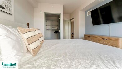 350 Maple Dr SW, Unit 1006 in Washington, DC - Foto de edificio - Building Photo