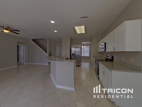 8306 Moccasin Trail Dr in Riverview, FL - Foto de edificio - Building Photo
