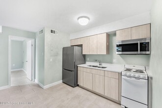 251 San Juan Cir in Melbourne, FL - Building Photo - Building Photo