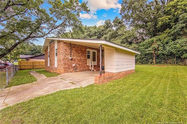 property at 904 Chesterfield Dr