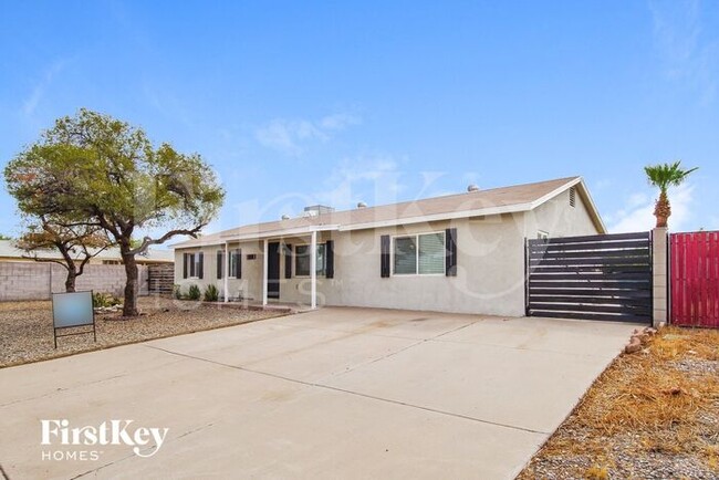 13227 N 40th Pl in Phoenix, AZ - Building Photo - Building Photo