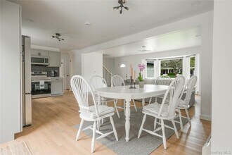 17 Underhill Dr in Southampton, NY - Building Photo - Building Photo