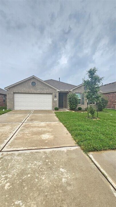 2127 Bronze Bay Dr in Missouri City, TX - Building Photo