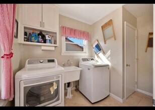 391 5th St in Lincoln, CA - Building Photo - Building Photo