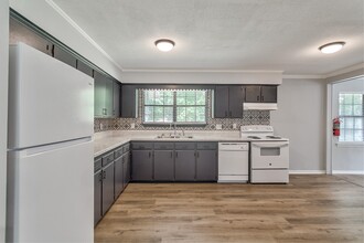 1804 Larkwood Dr in Mobile, AL - Building Photo - Building Photo