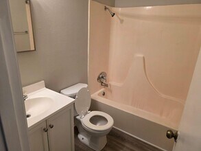 7308 N Wade School Rd in Columbia, MO - Building Photo - Building Photo