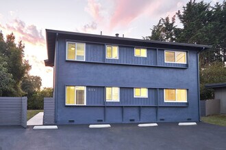 24th Ave Apartments in Santa Cruz, CA - Foto de edificio - Building Photo