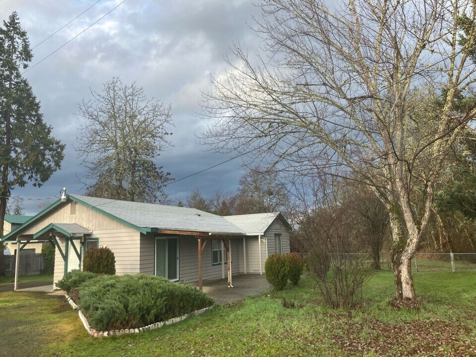 5300 Monument Dr in Grants Pass, OR - Building Photo