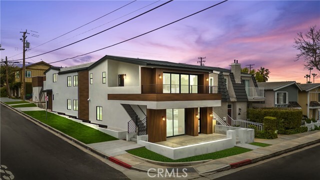 520 Iris Ave in Newport Beach, CA - Building Photo - Building Photo