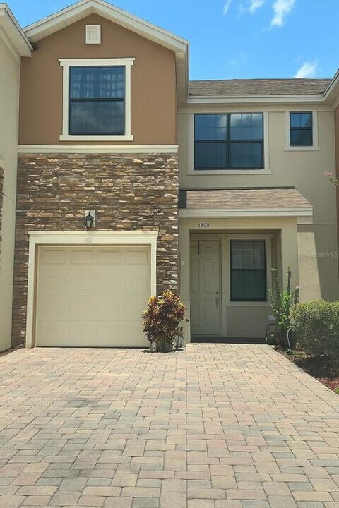 1898 Portofino Meadows Blvd in Orlando, FL - Building Photo