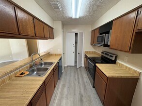 10607 Staghill Dr in Houston, TX - Building Photo - Building Photo