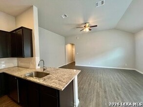 3406 Lindsay Ln in Seguin, TX - Building Photo - Building Photo