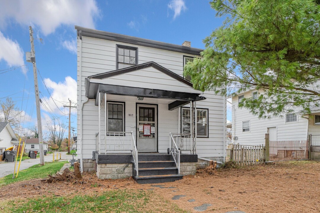 1817 Spring St in Fort Wayne, IN - Building Photo