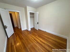 5 Barrows St, Unit 4a in Boston, MA - Foto de edificio - Building Photo