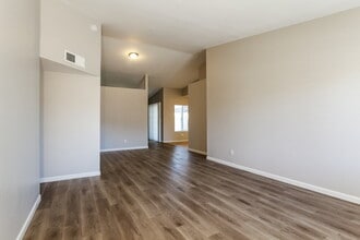 1518 E Carter Rd in Phoenix, AZ - Foto de edificio - Building Photo