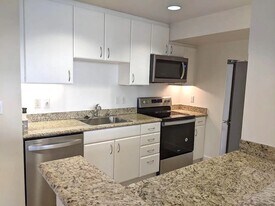 260 King St in San Francisco, CA - Building Photo