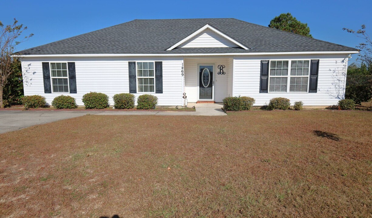 1469 San Diego Cir in Valdosta, GA - Building Photo