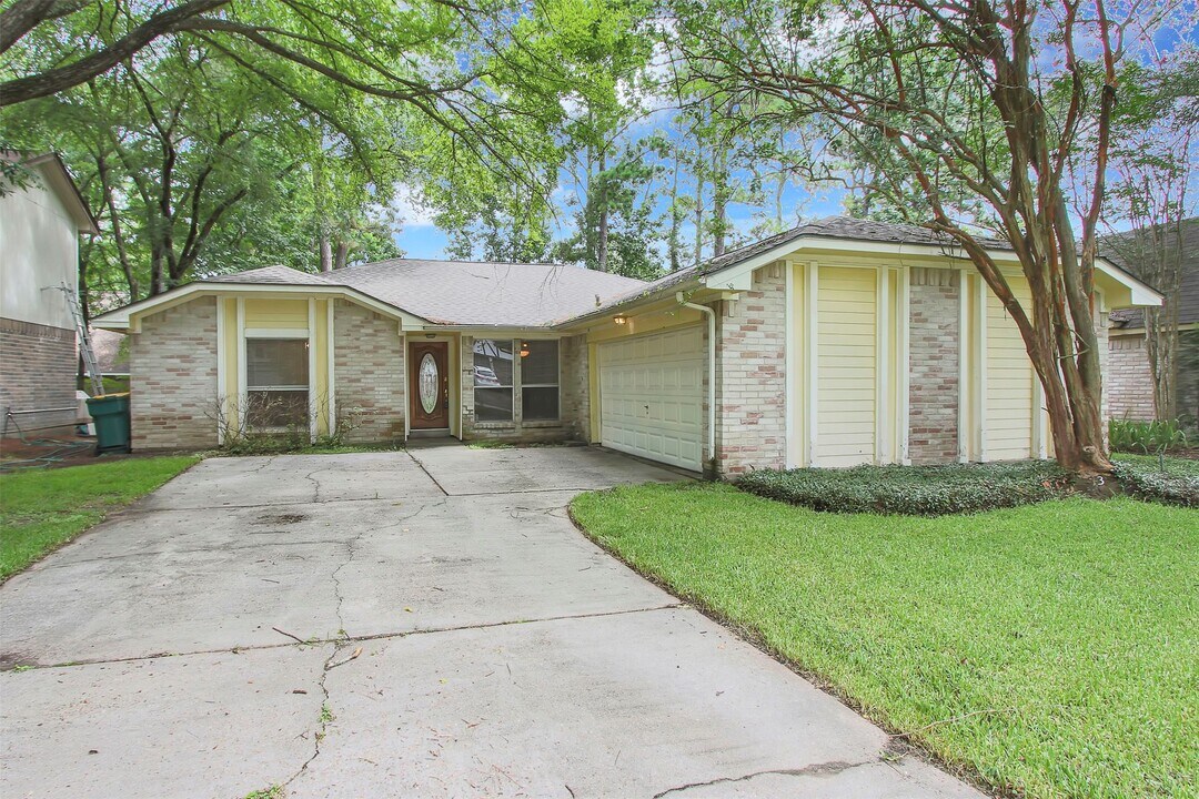 73 Timberspire Ln in Spring, TX - Building Photo