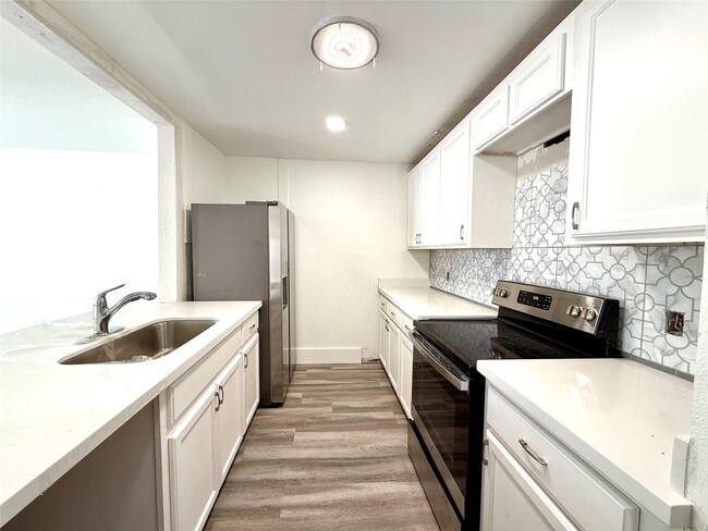 property at 5506 Beverly Hill St