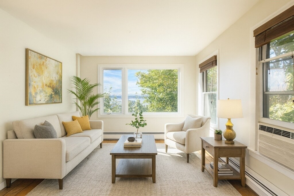 253 Webster St in Boston, MA - Building Photo