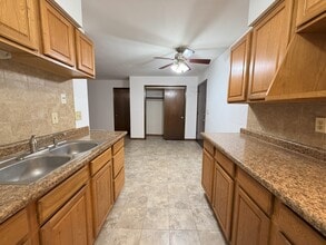 10 St Paul St, Unit 7 in Grayslake, IL - Building Photo - Building Photo