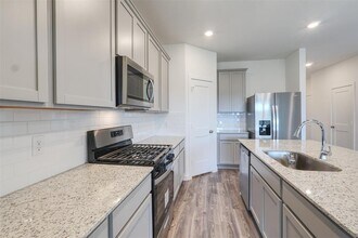3918 Windy Whisper Dr in Brookshire, TX - Building Photo - Building Photo