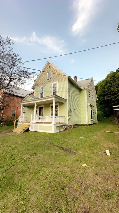 117 High St in Bradford, PA - Foto de edificio