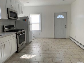 142-43 249th St-Unit -1 in Queens, NY - Foto de edificio - Building Photo