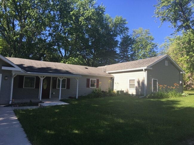 W3641 Park Dr in Lake Geneva, WI - Building Photo - Building Photo