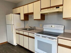 155 E Central St in Franklin, MA - Building Photo