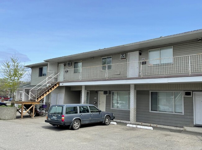 3710 24 Av in Vernon, BC - Building Photo - Building Photo