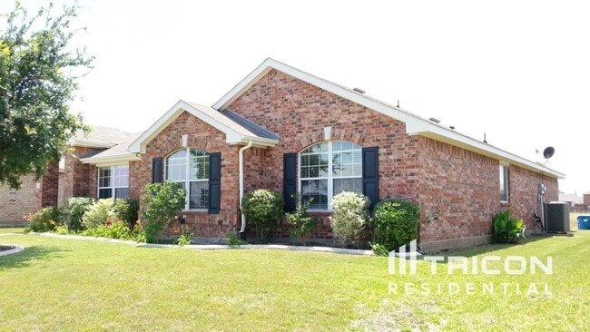 property at 1625 Ambercrest Dr