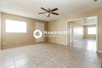10302 Palm Lake Blvd in Port Richey, FL - Building Photo - Building Photo