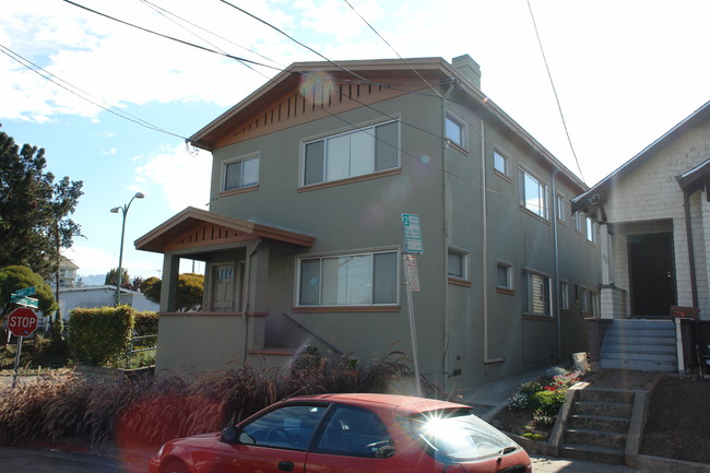 3918 Cerrito Ave in Oakland, CA - Building Photo - Building Photo