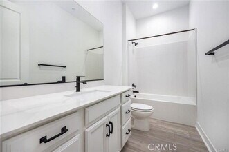 478 Chorus in Irvine, CA - Building Photo - Building Photo