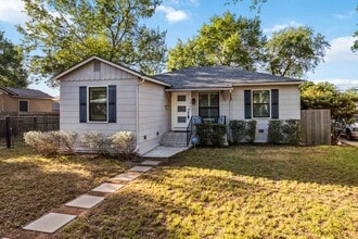 124 Harmon Dr in San Antonio, TX - Foto de edificio - Building Photo