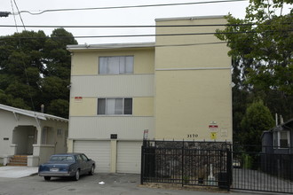 3170 High St in Oakland, CA - Building Photo - Building Photo