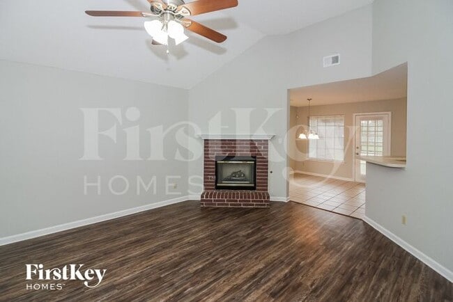 6935 Naples Dr in Cordova, TN - Foto de edificio - Building Photo