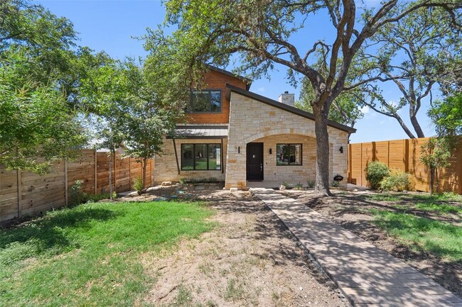 16447 Lake Loop in Austin, TX - Building Photo - Building Photo