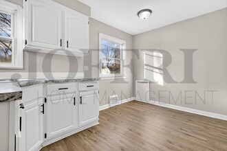 19410 Nitra Ave in Maple Heights, OH - Building Photo - Building Photo