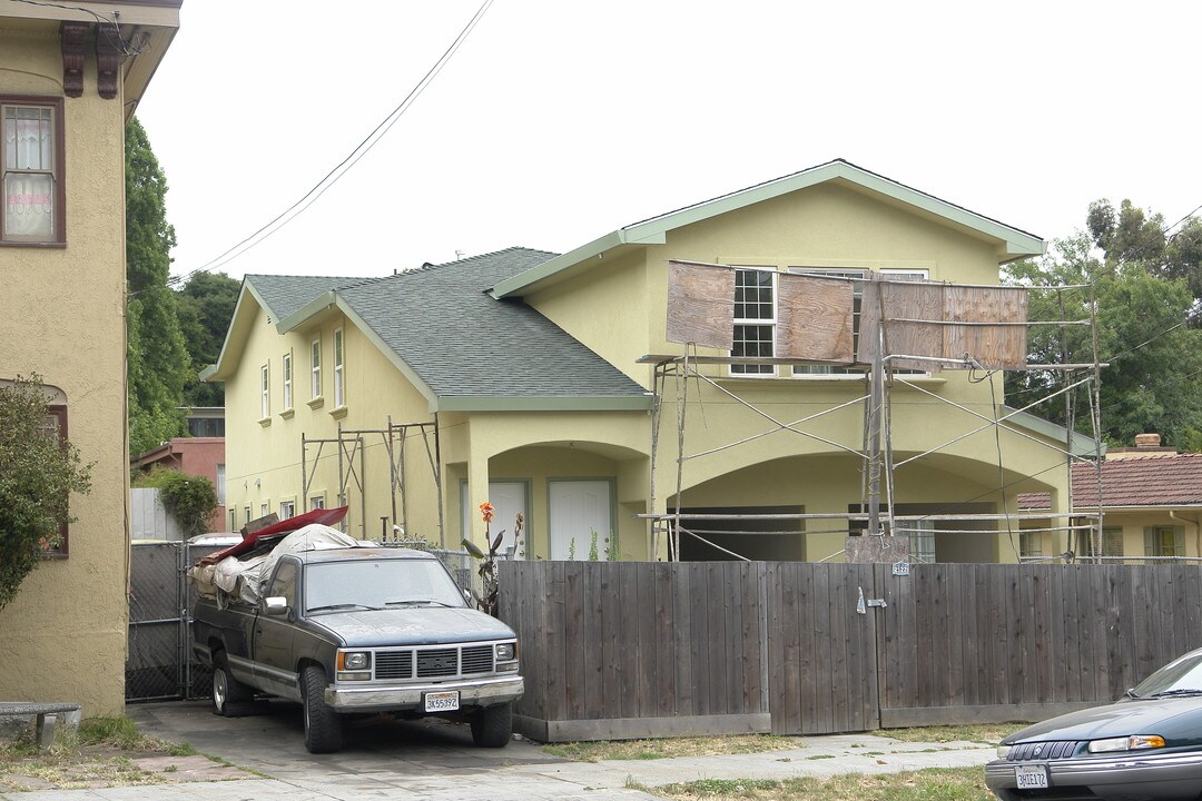 2518-2522 High St in Oakland, CA - Foto de edificio