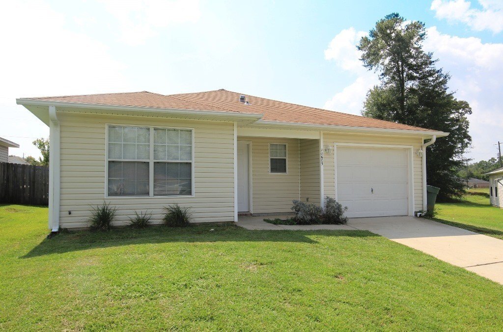 10605 Wilderness Ln in Pensacola, FL - Foto de edificio