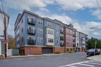 Maverick Place in Boston, MA - Foto de edificio - Building Photo