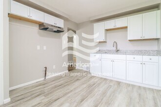 8486 Heyden in Detroit, MI - Foto de edificio - Building Photo