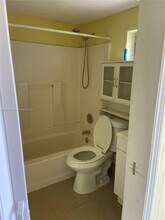 602 SW 8th Ave-Unit -0 in Hallandale Beach, FL - Building Photo - Building Photo